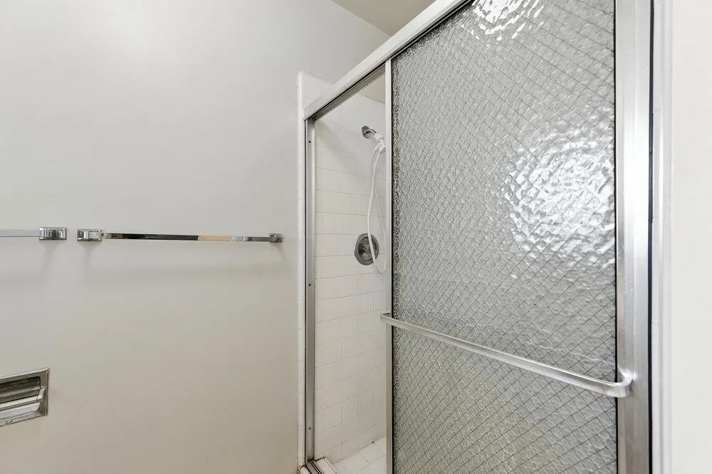 Los Altos Hills, California 94022, United States, 4 Bedrooms Bedrooms, ,3 BathroomsBathrooms,Residential,Active,186785