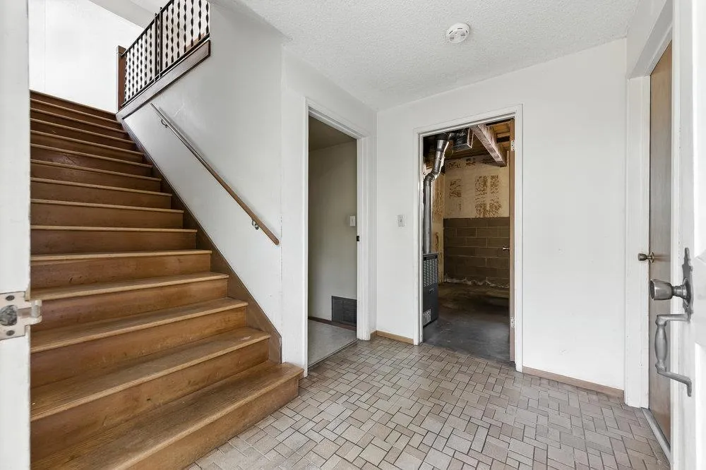 Los Altos Hills, California 94022, United States, 4 Bedrooms Bedrooms, ,3 BathroomsBathrooms,Residential,Active,186785