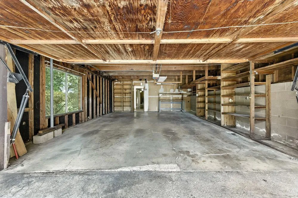 Los Altos Hills, California 94022, United States, 4 Bedrooms Bedrooms, ,3 BathroomsBathrooms,Residential,Active,186785