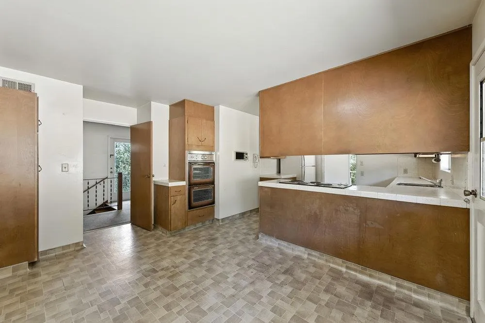 Los Altos Hills, California 94022, United States, 4 Bedrooms Bedrooms, ,3 BathroomsBathrooms,Residential,Active,186785