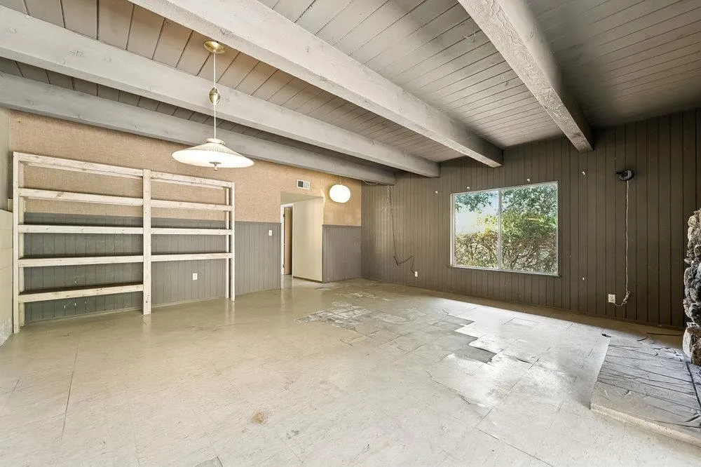 Los Altos Hills, California 94022, United States, 4 Bedrooms Bedrooms, ,3 BathroomsBathrooms,Residential,Active,186785