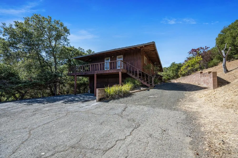 Los Altos Hills, California 94022, United States, 4 Bedrooms Bedrooms, ,3 BathroomsBathrooms,Residential,Active,186785