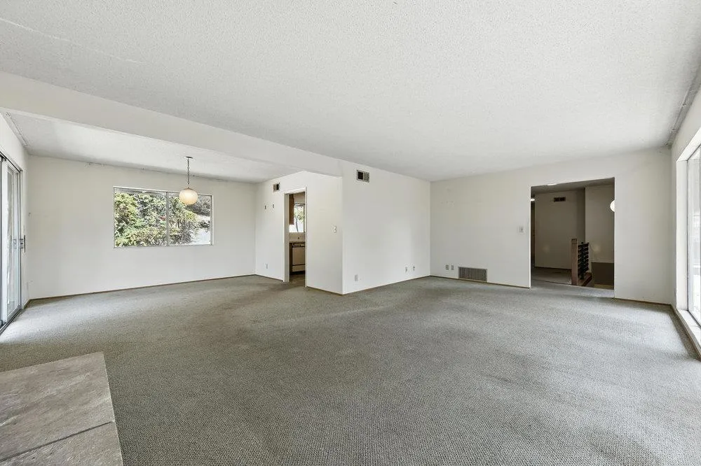 Los Altos Hills, California 94022, United States, 4 Bedrooms Bedrooms, ,3 BathroomsBathrooms,Residential,Active,186785