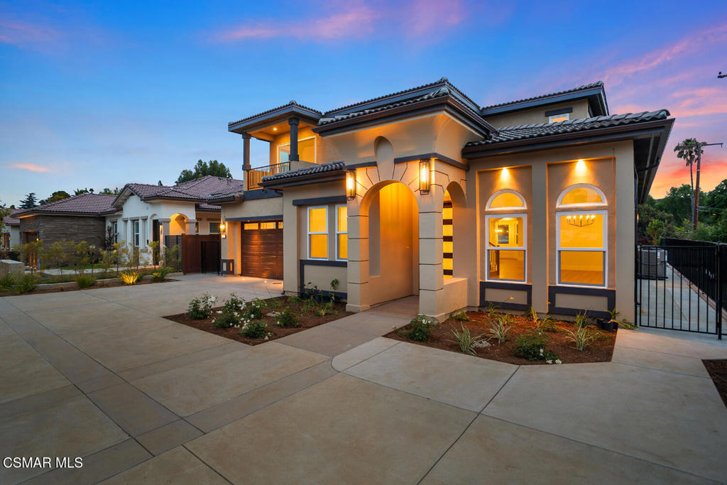 295 Toyon Court