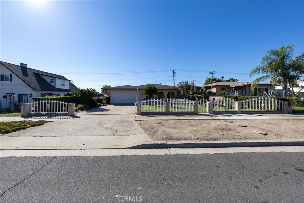 824 E I Street