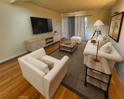 18620 Hatteras Street 166 Tarzana CA 91356