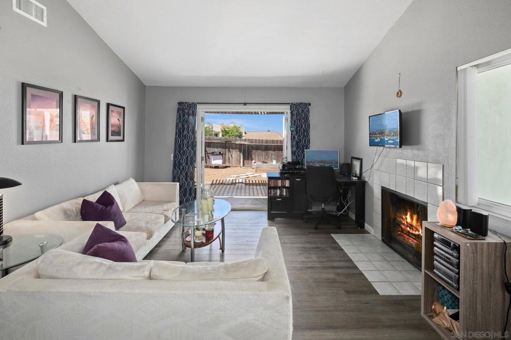 10908 Black Mountain 1