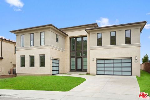 Photo of 20244 W Albion Way, Porter Ranch, CA 91326 (MLS # 25545573)