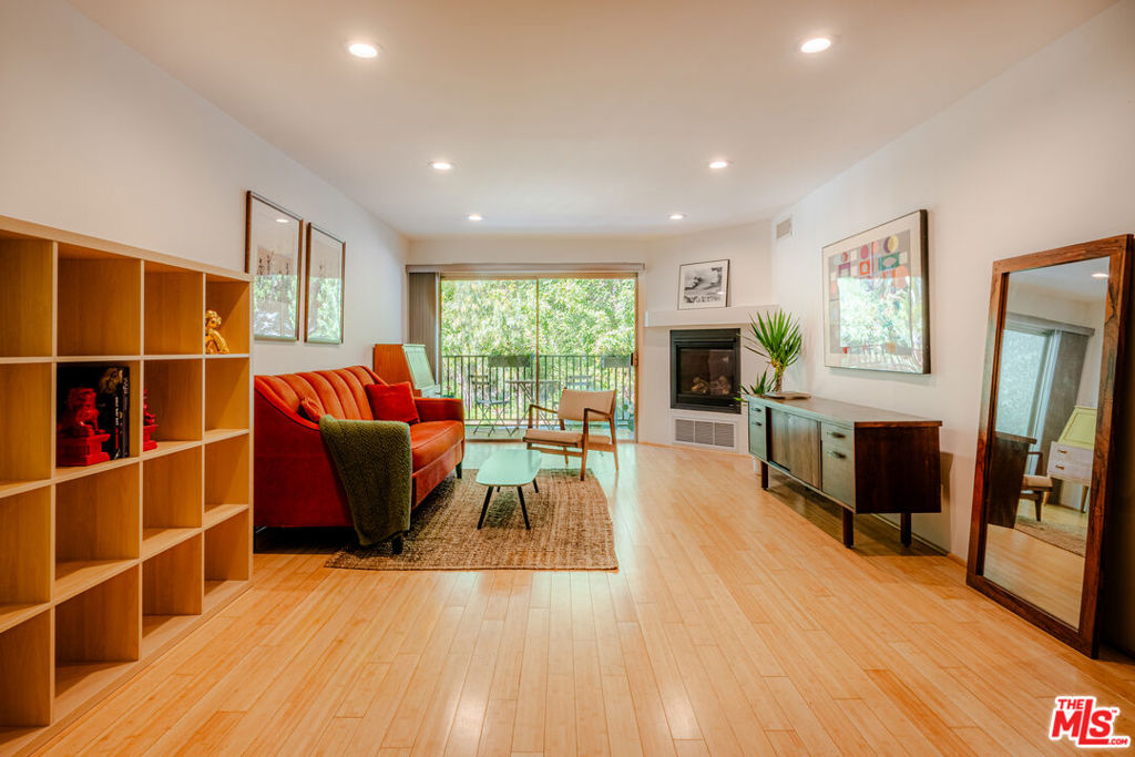 1230 Horn Avenue 625