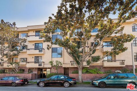 Photo of 8642 GREGORY Way #103, Los Angeles, CA 90035 (MLS # 25620747)