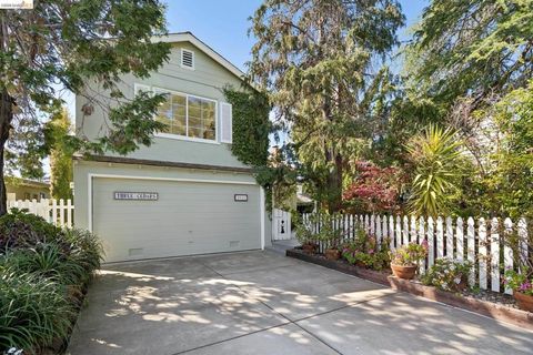 Photo of 2825 Kitchener Ct Ct, Oakland, CA 94602 (MLS # 41127481)