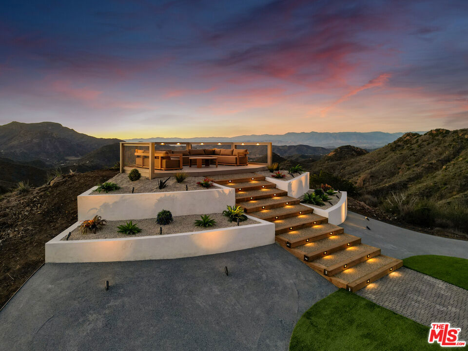 265 Westlake Boulevard