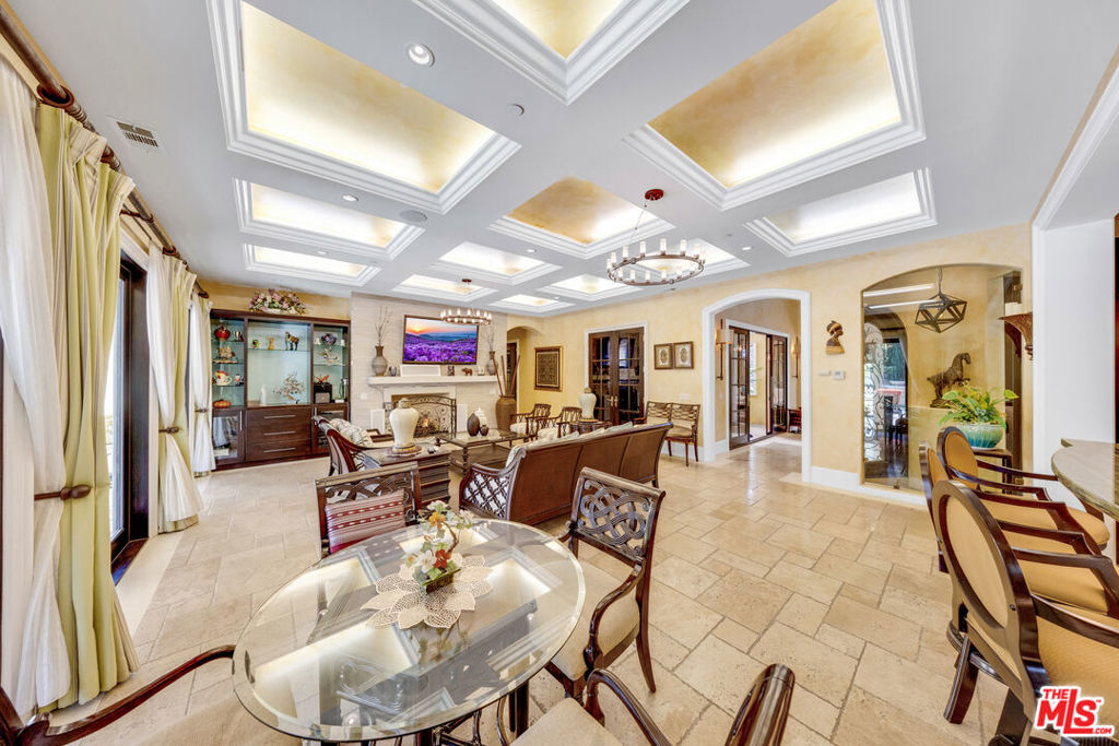 2697 Versante Terrace