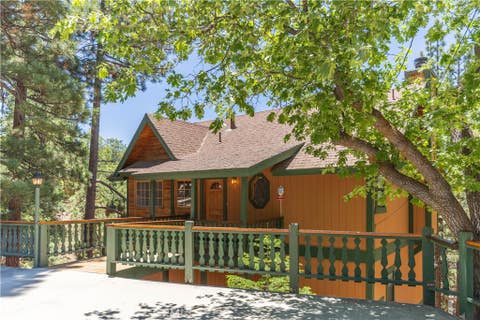 Photo of 696 Menlo Drive, Big Bear Lake, CA 92315 (MLS # IG26131437)