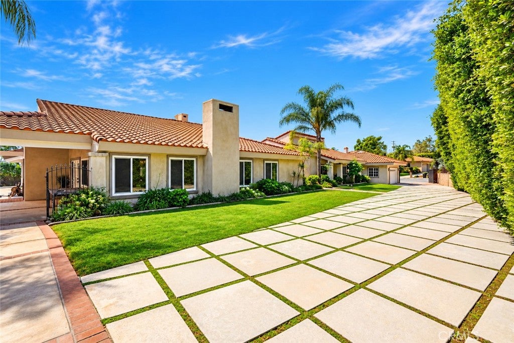 940 N Silent Ranch Drive