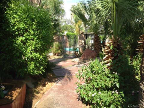 Photo of 912 E Chuckwalla Road, Palm Springs, CA 92262 (MLS # TR26064362)