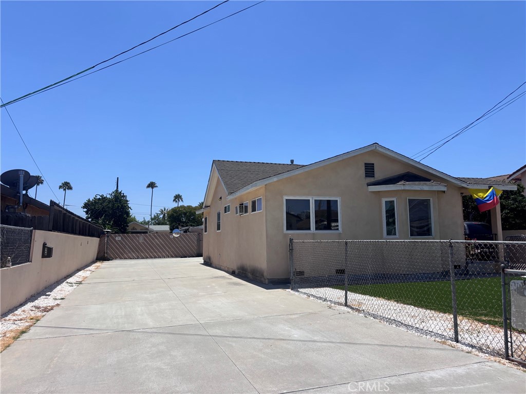 546 E 220th