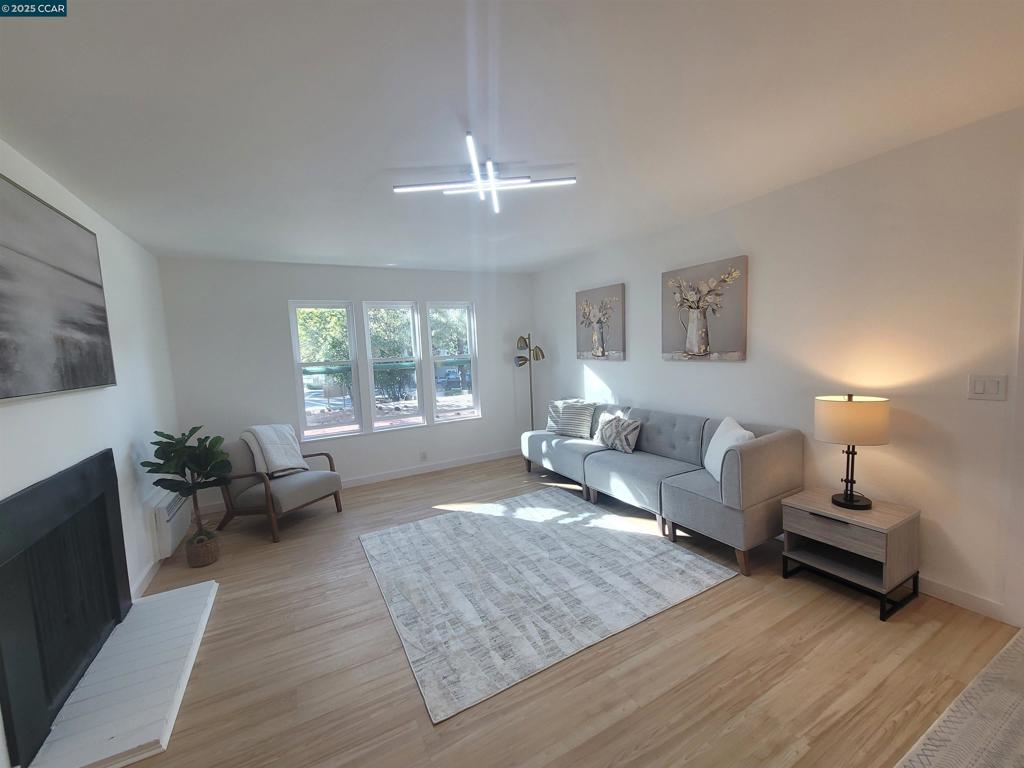 CAMELBACK NORTH - Residential