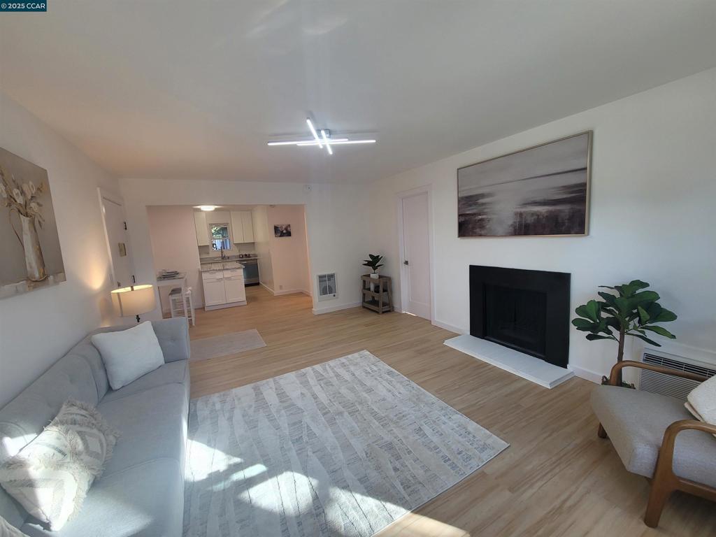 CAMELBACK NORTH - Residential