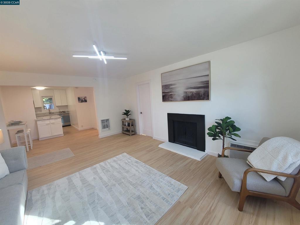 CAMELBACK NORTH - Residential