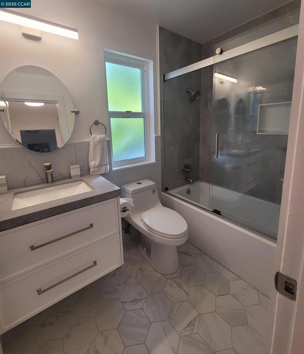 Photo of 375 Camelback Rd Rd #23, Pleasant Hill, CA 94523 (MLS # 41114572)