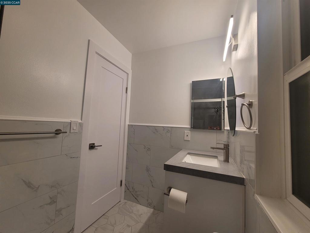 CAMELBACK NORTH - Residential
