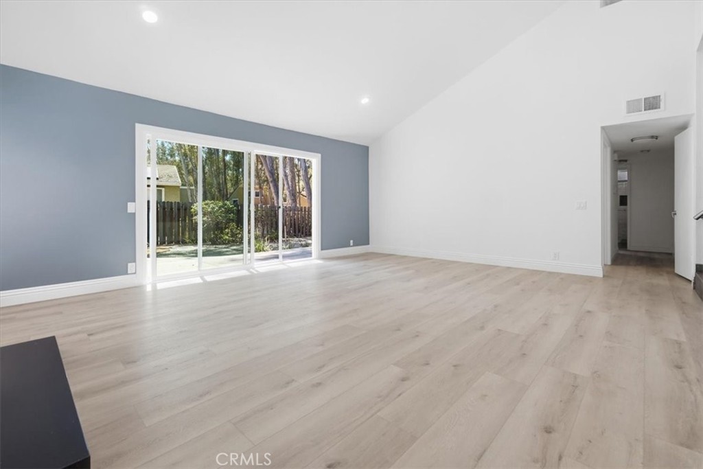 25045 Castlewood