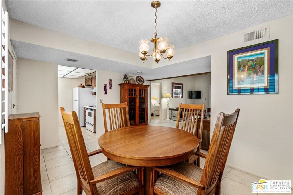 1050 E Ramon Road 15