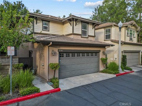 Photo of 27386 Dearborn Dr, Valencia, CA 91354 (MLS # SR25260492)