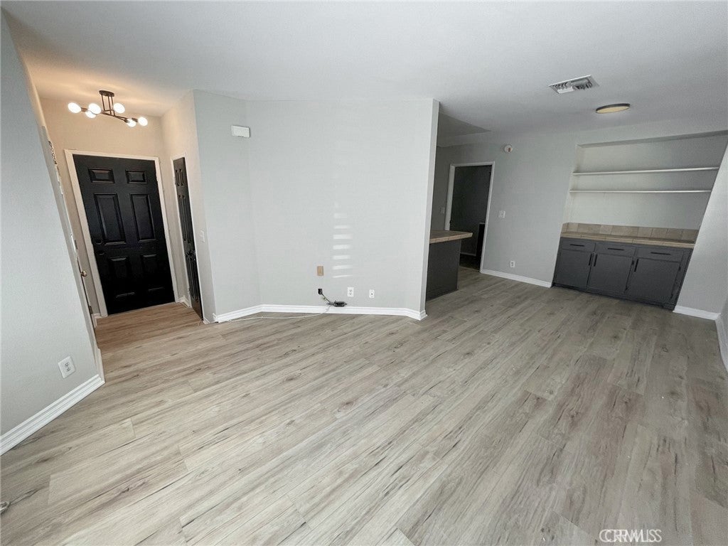 13750 Hubbard
