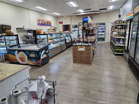 Photo of 11009 Burbank, North Hollywood, CA 91601 (MLS # CV25259957)