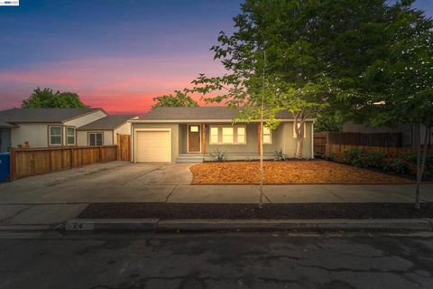 Photo of 24 Lawrence Ave Ave, Antioch, CA 94509 (MLS # 41129343)