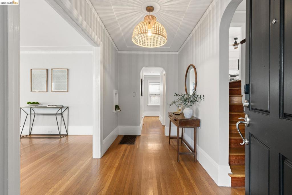 1019 Trestle Glen Rd