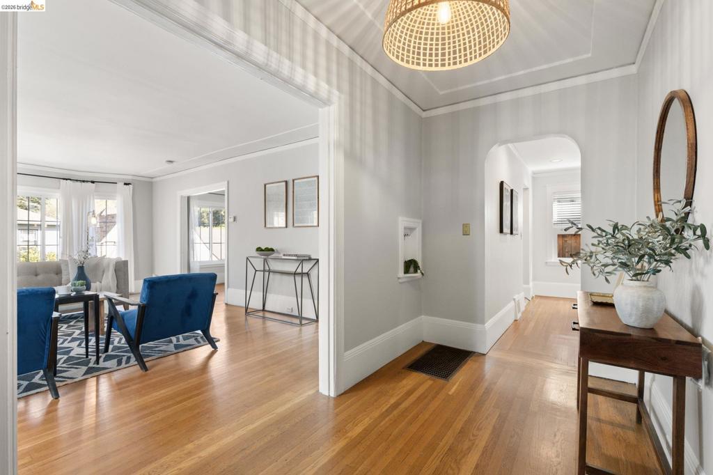 1019 Trestle Glen Rd