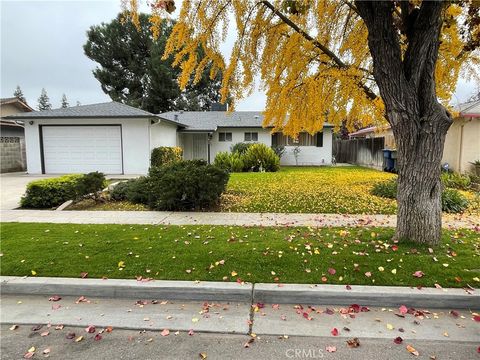 Photo of 3031 W Fairmont Ave, Fresno, CA 93722 (MLS # FR25276388)