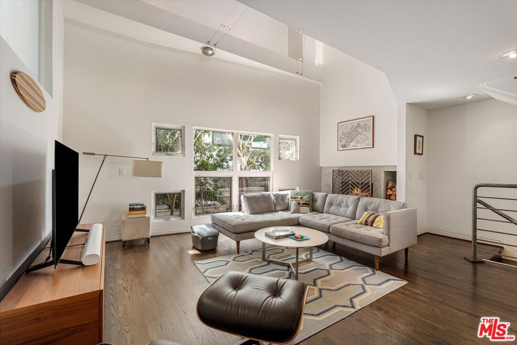 2807 3rd Street 6