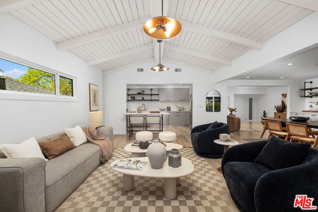 5751 Andasol Avenue, Encino CA 91316