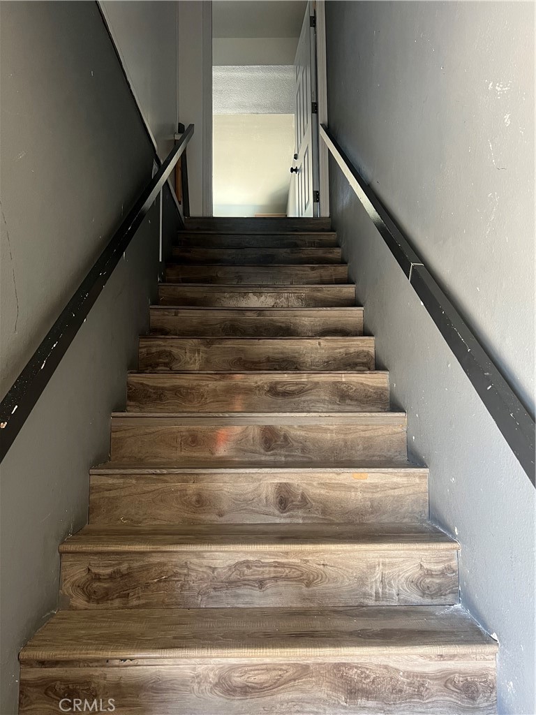 Fantastic Opportunity to own a 4 Unit Northwest District Retail Commerical Property for under $2.3M. All four (4) unit have their own HVAC units.
Great Burbank Location on Victory Blvd with over 5600' sq ft of rentable retail space and 1000's of cars driving by each day.
1.7 miles away from Burbank Bob Hope Airport and close to Major Production Studios.
Tenants currently pay for electricity and phone / internet and Landlord pays for water, gas and trash.
Doggie Glamorous Grooming Spa is in 4306 and Magic Styling Beauty Salon is at 4308.
4306-B upper back unit is off the alley with very large offices and 2 entrances and carport assigned one (1) parking spot, a small kitchenette space and two (2) 1/2 bathrooms, along with window on both the N and S side. 4310 is a downstairs unit consisting of approx. 1000' sq ft, 1/2 bath and has a front and back entrance, along with an assigned covered parking space. Please call Listing Agent to see this property.