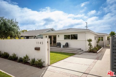 Photo of 1145 Palms Boulevard, Venice, CA 90291 (MLS # 26849599)