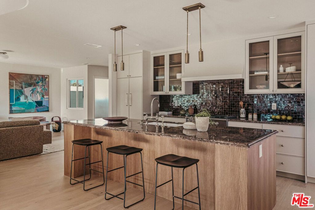 Photo of 1145 Palms Boulevard, Venice, CA 90291 (MLS # 26849599)