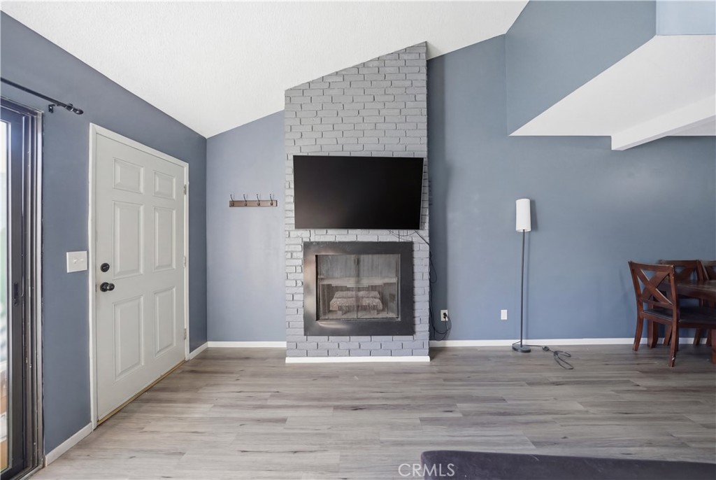2900 Madison D17