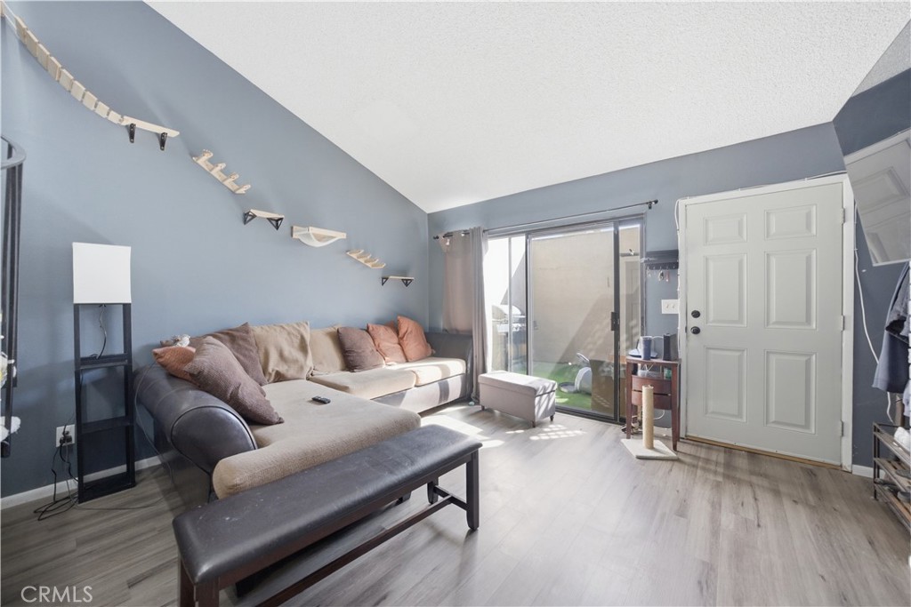 2900 Madison D17