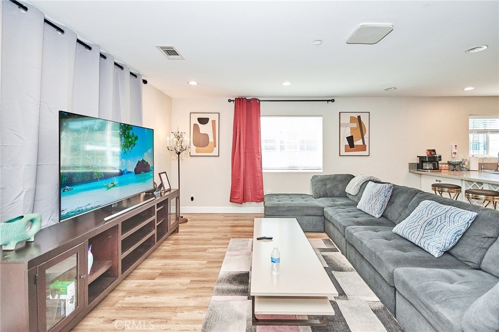 1307 W 9th