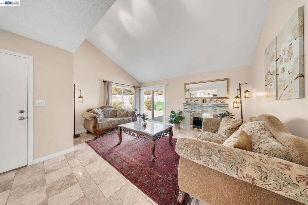 2106 Grackle Ct