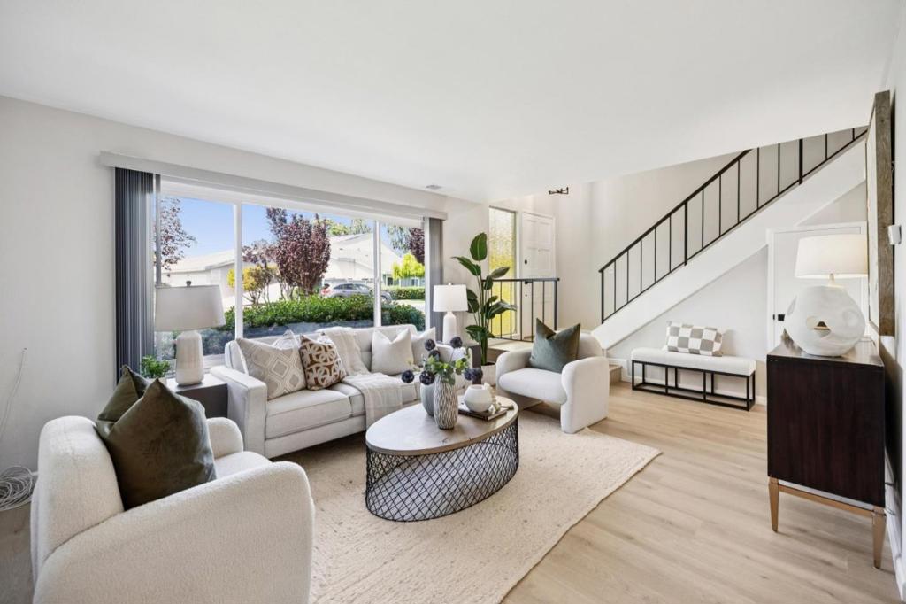 1035 Dove Lane