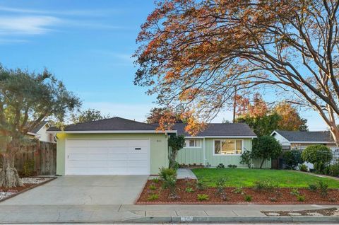 Photo of 841 Nectarine Avenue, Sunnyvale, CA 94087 (MLS # ML82029761)
