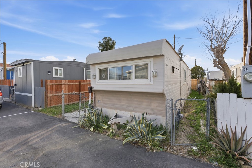 6150 E Avenue T 36