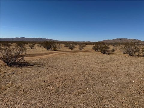 Photo of 0 Fairlane Rd, Lucerne Valley, CA 92356 (MLS # HD26038099)