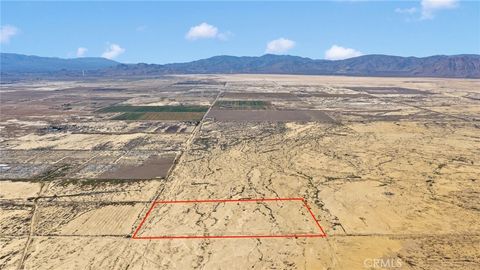 Photo of 0 Fairlane Rd, Lucerne Valley, CA 92356 (MLS # HD26038099)