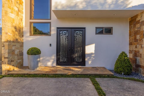 Tiny photo for 5106 Seabreeze Way, Oxnard, CA 93035 (MLS # V1-38408)